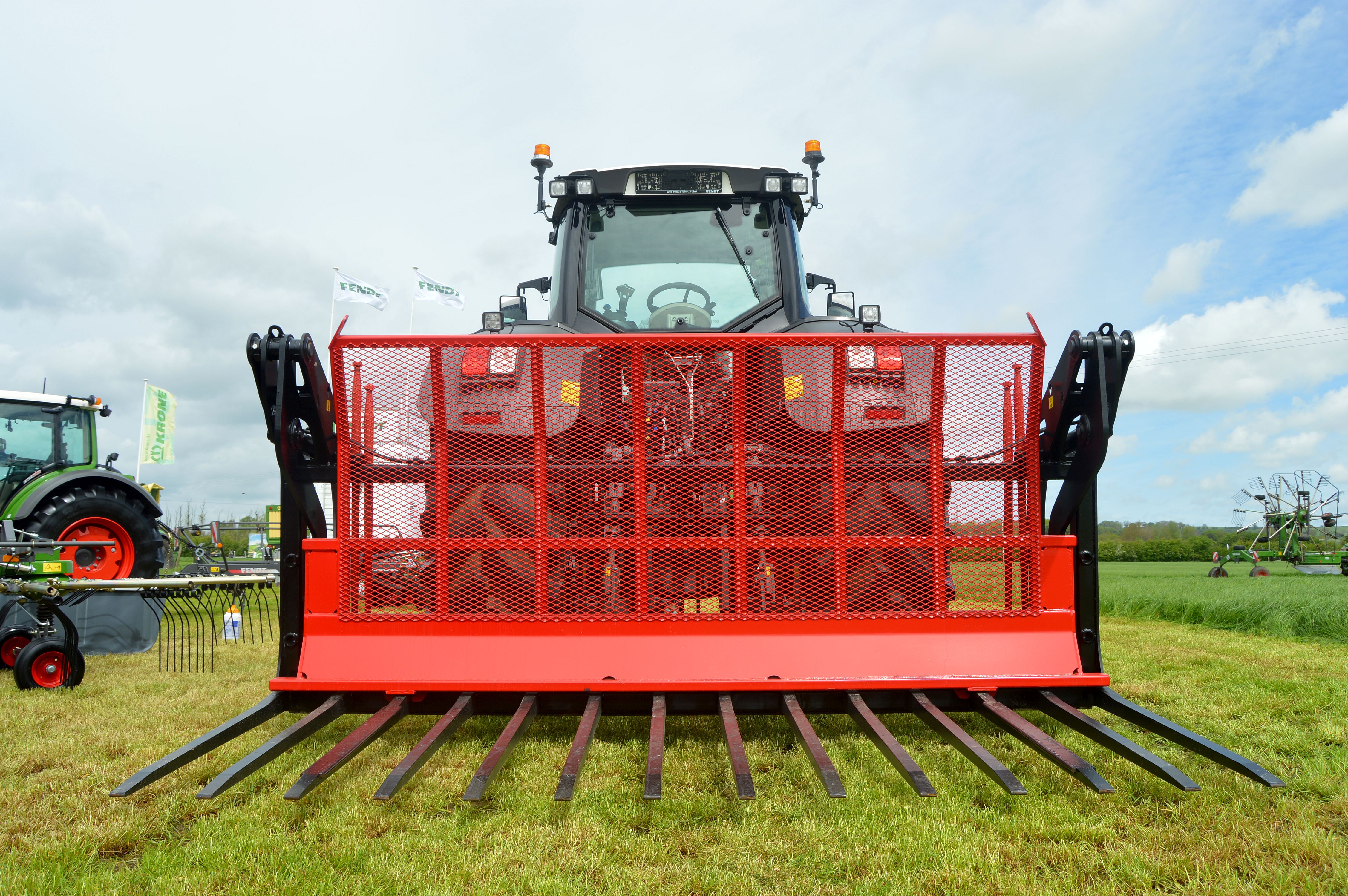 Buck Rakes Hardox Tines Albutt attachments materials handling