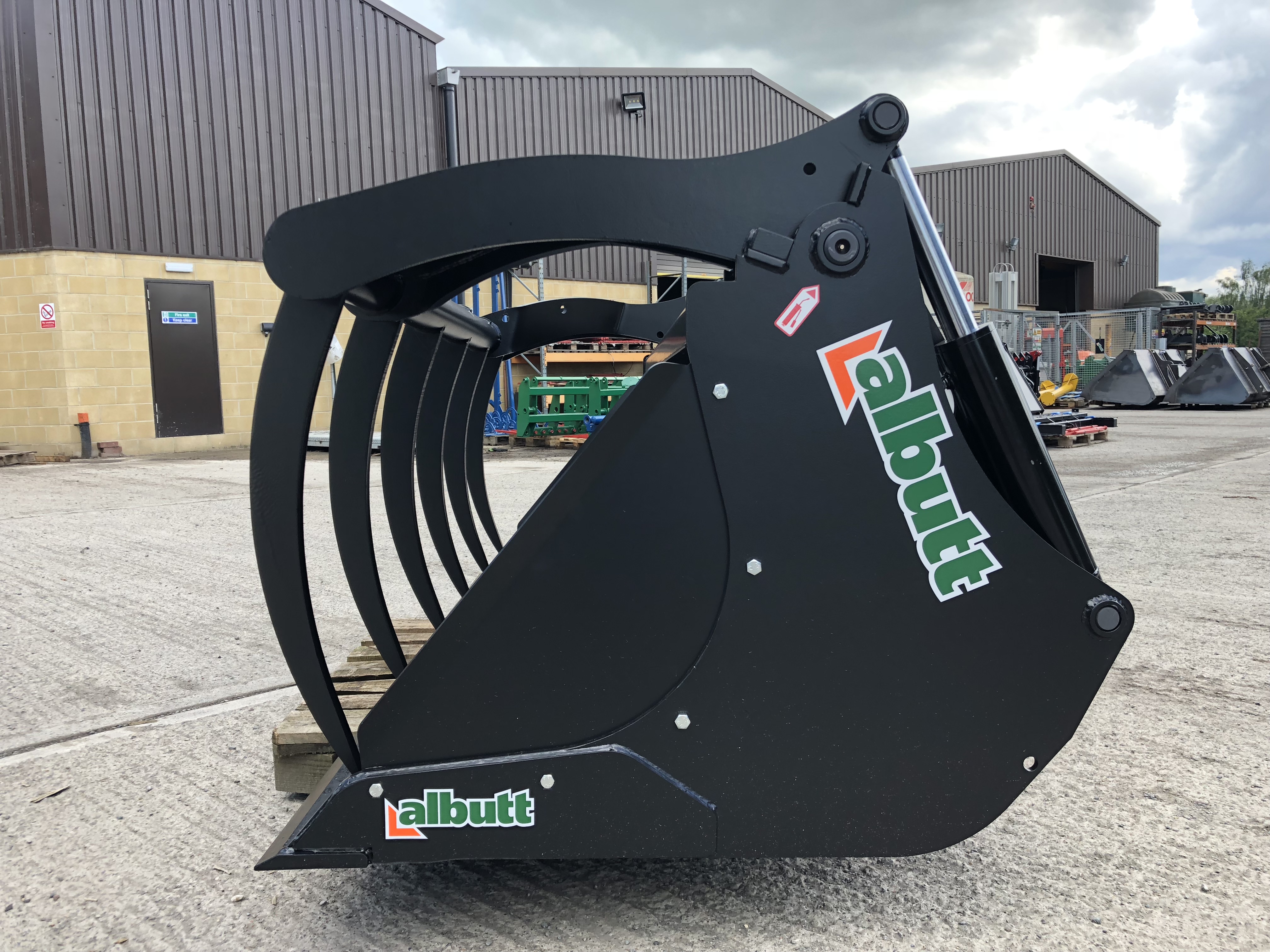Albutt Bucket Grab Albutt attachments materials handling