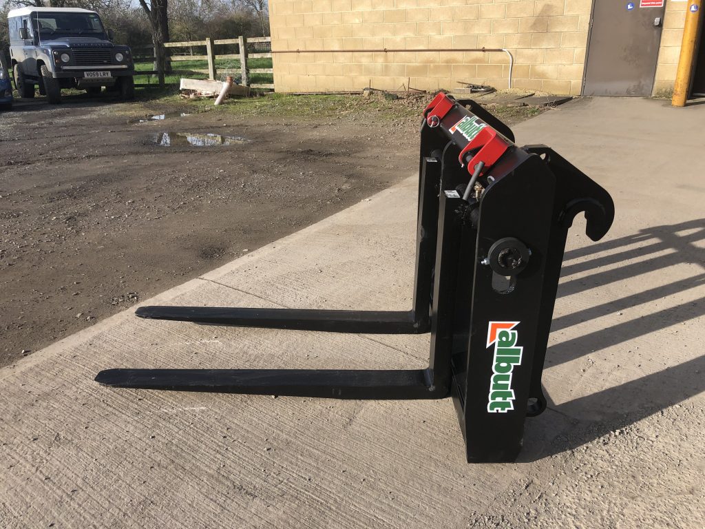 Round Bar Pallet Fork Carriage with Forks Albutt Attachments